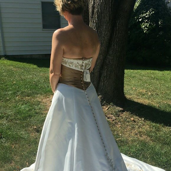 Wedding Dress in White Princess’s Royal Bronze Size 10 by Emerald Bridal - Picture 5 of 8